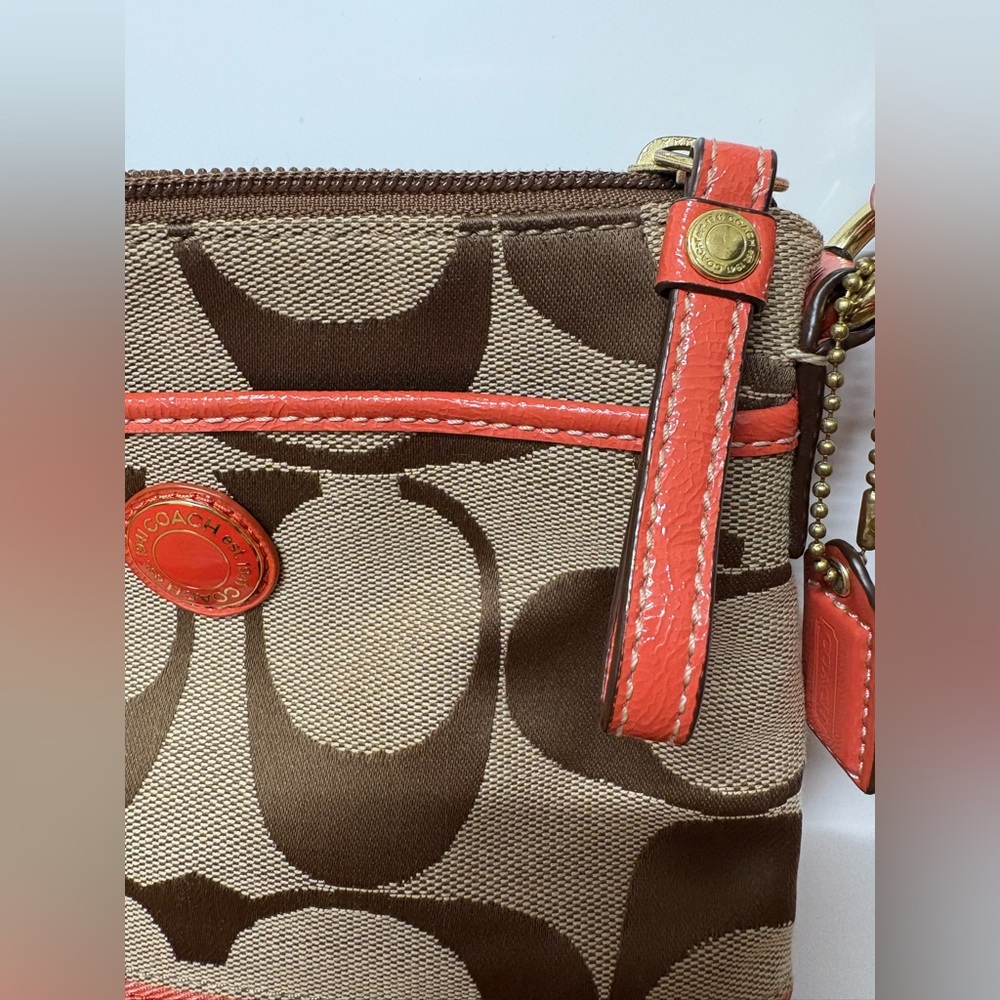 Coach | Signature Stripe Swingpack Mini Crossbody - Picture 9 of 12